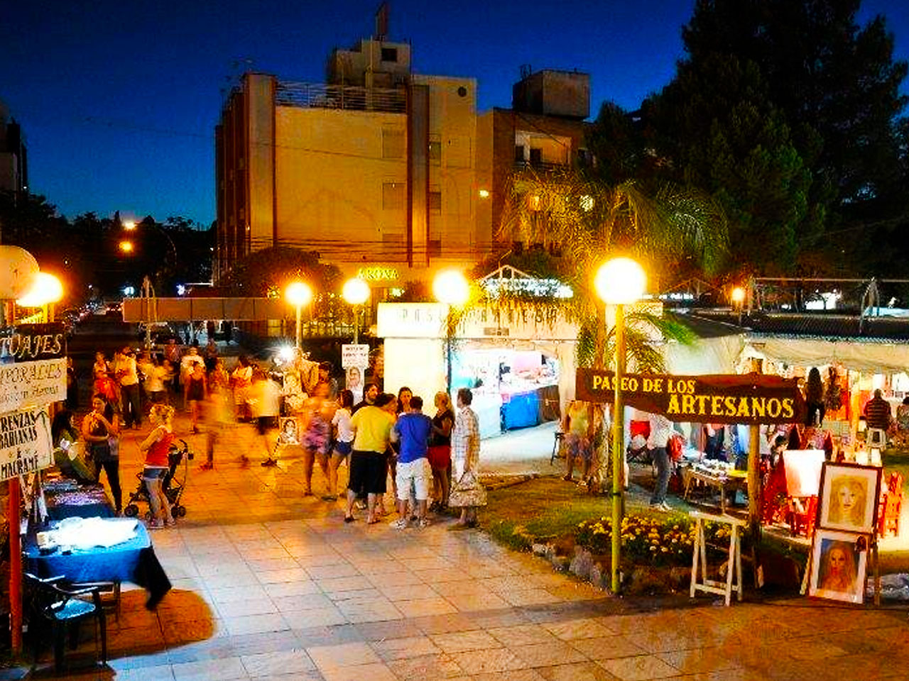 Paseo de los Artesanos en Carlos Paz