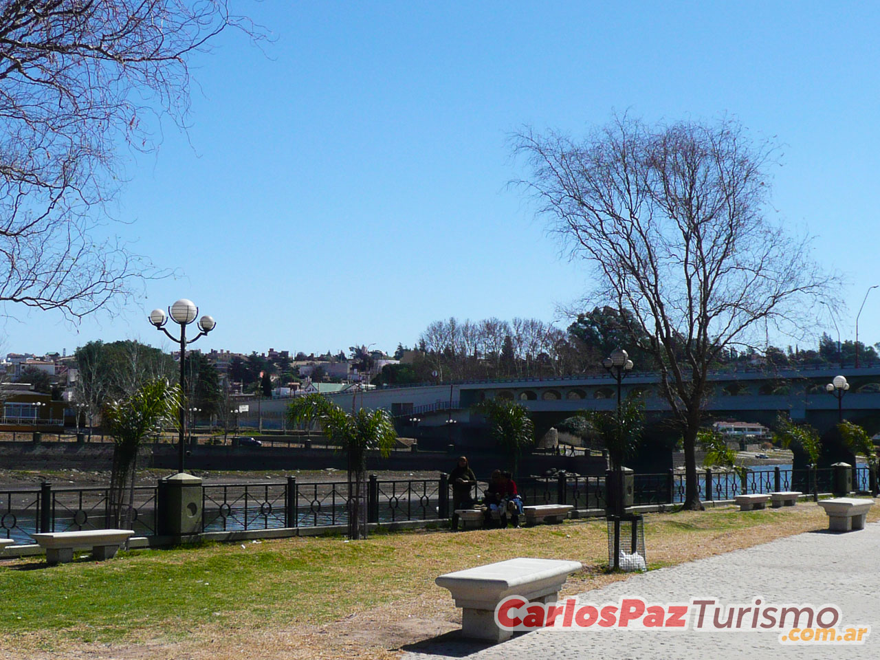 Paseo Costanera en Carlos Paz